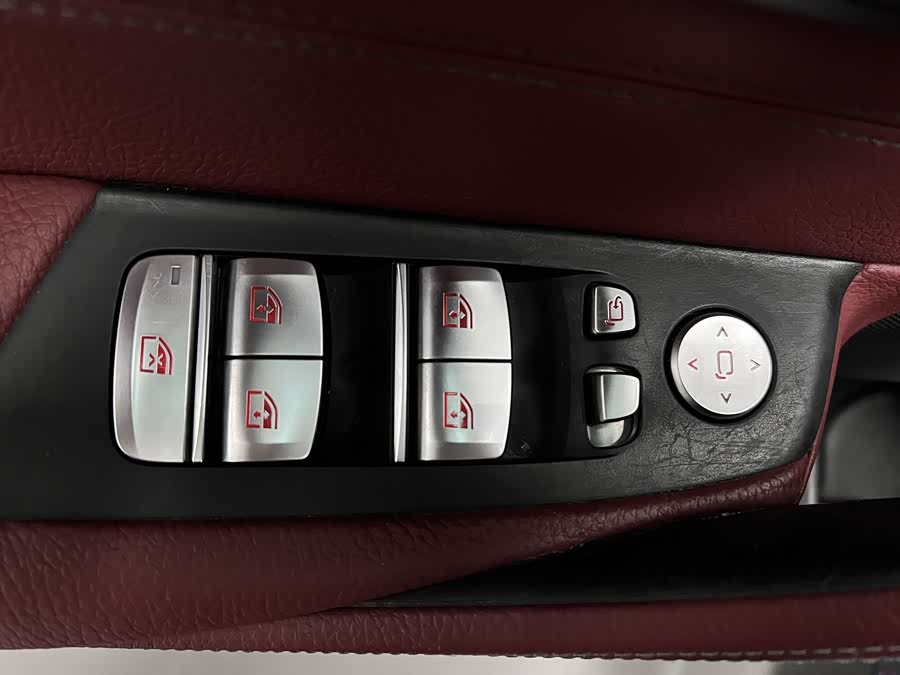 BMW 5 Series 2020 car image #40