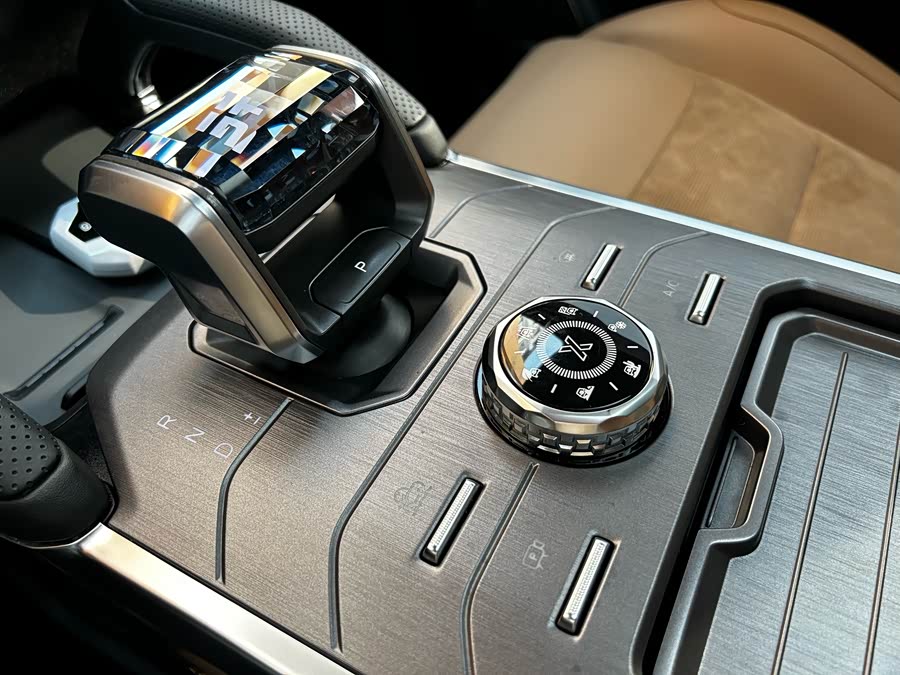 Jetour Traveller 2023 car image #40