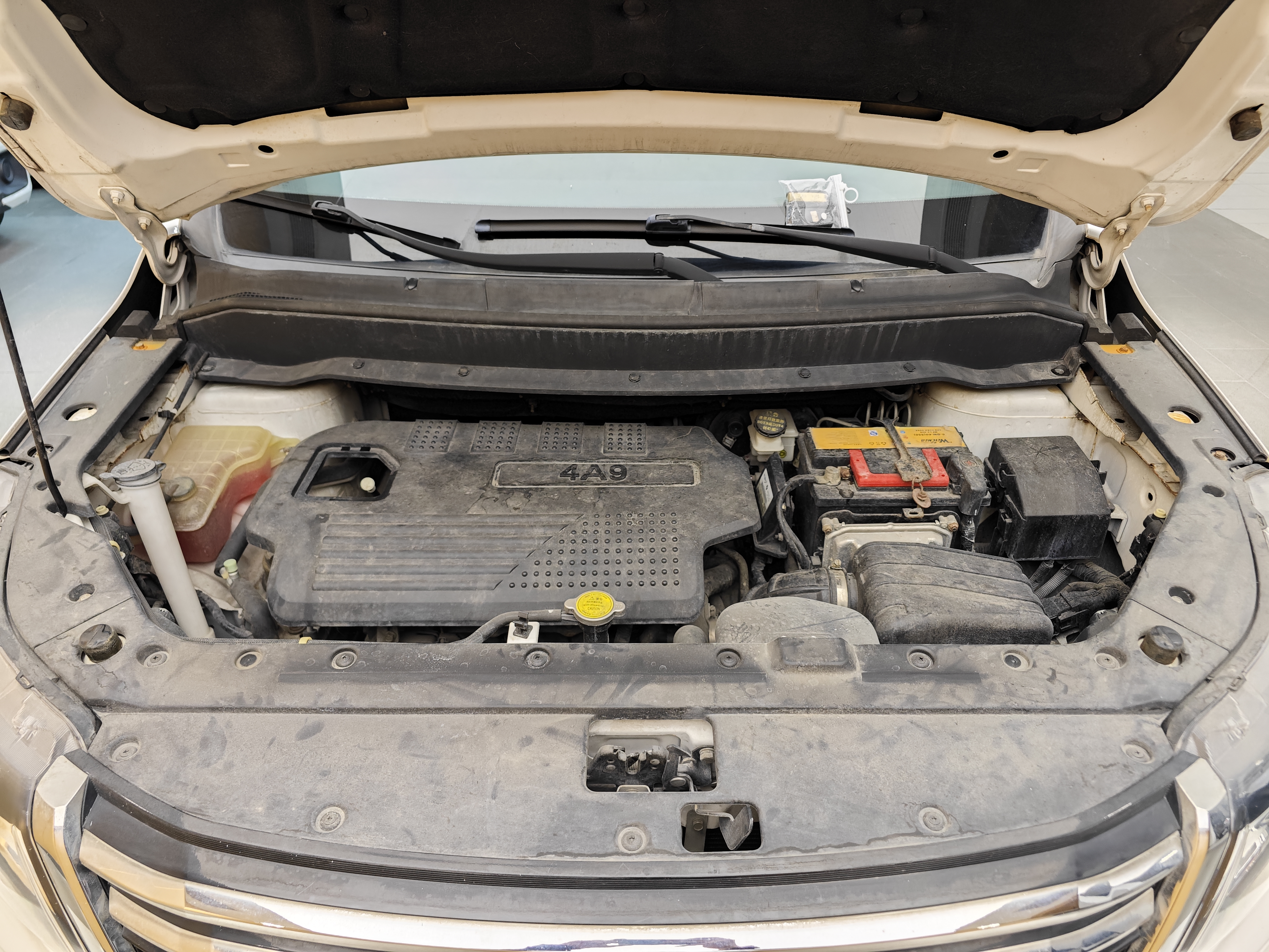 Forthing SX6 2016 car image #40