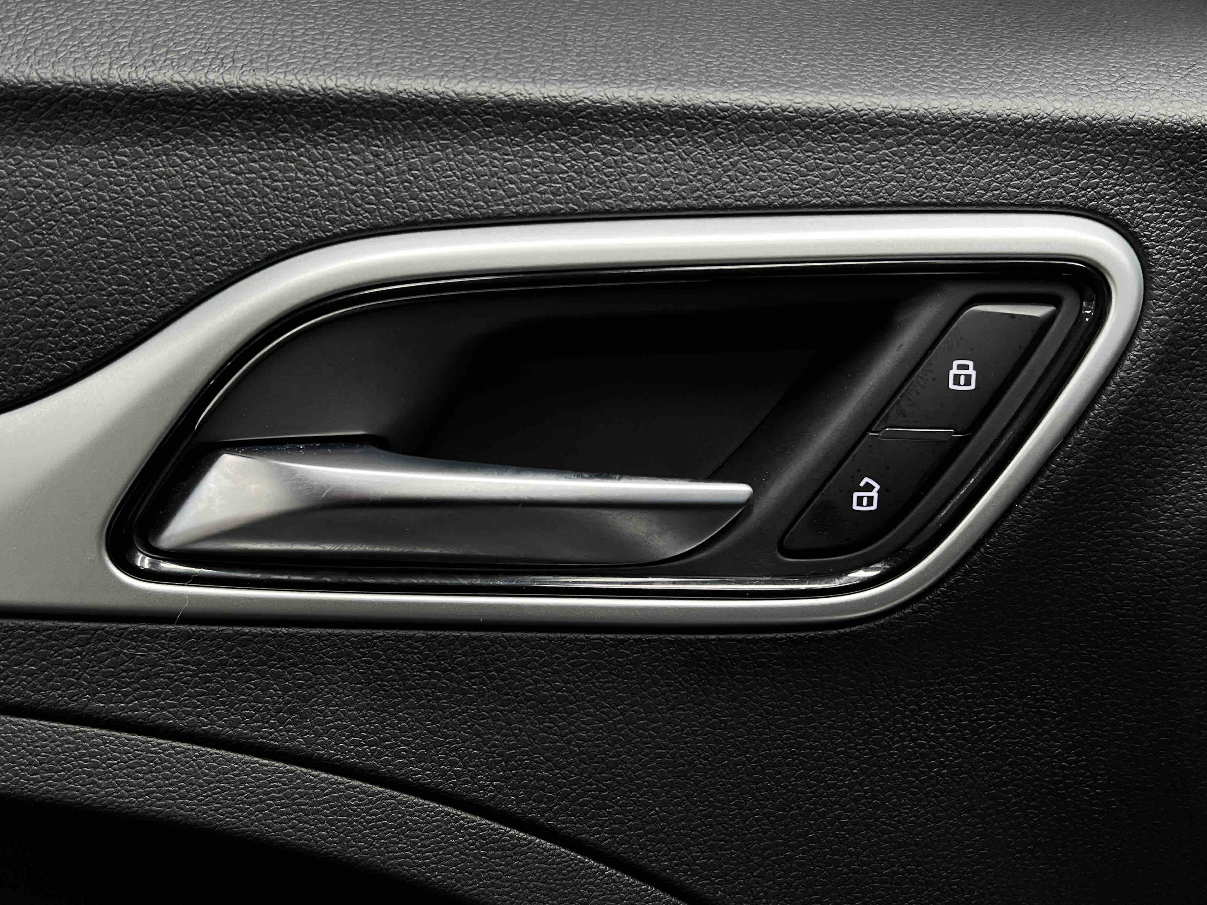 MG ZS 2022 car image #40