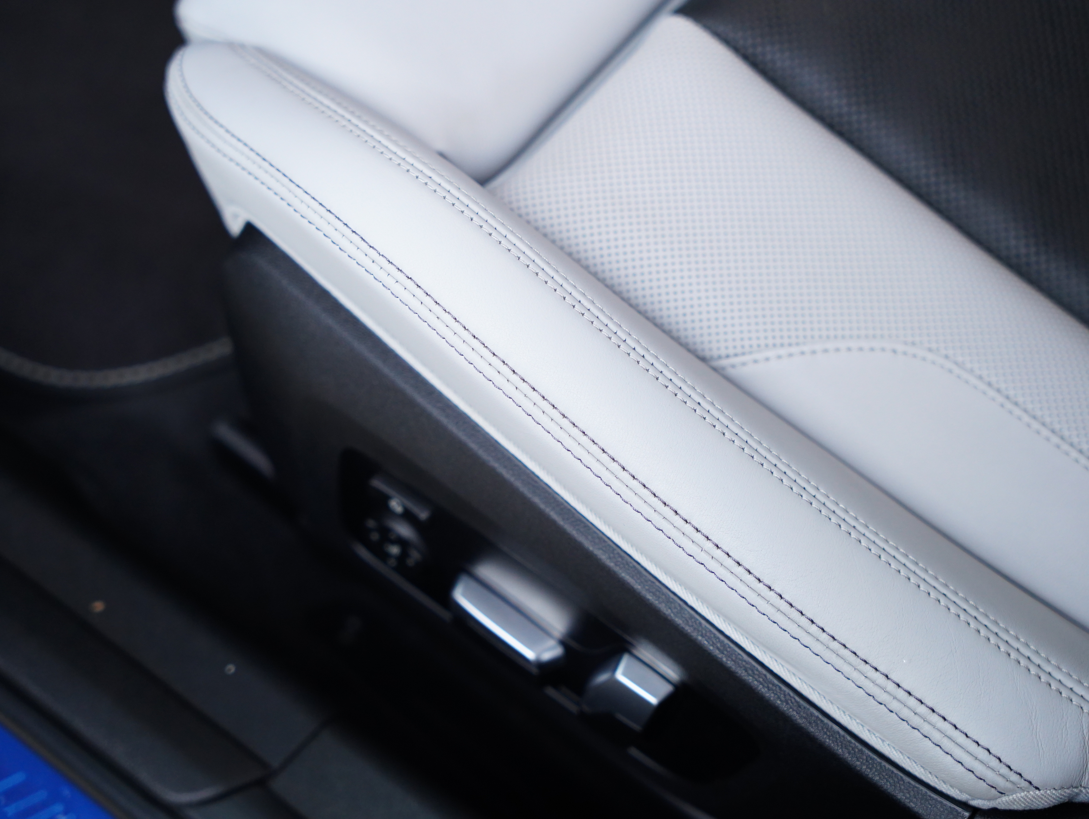 BMW M3 2024 imagen de coche #40