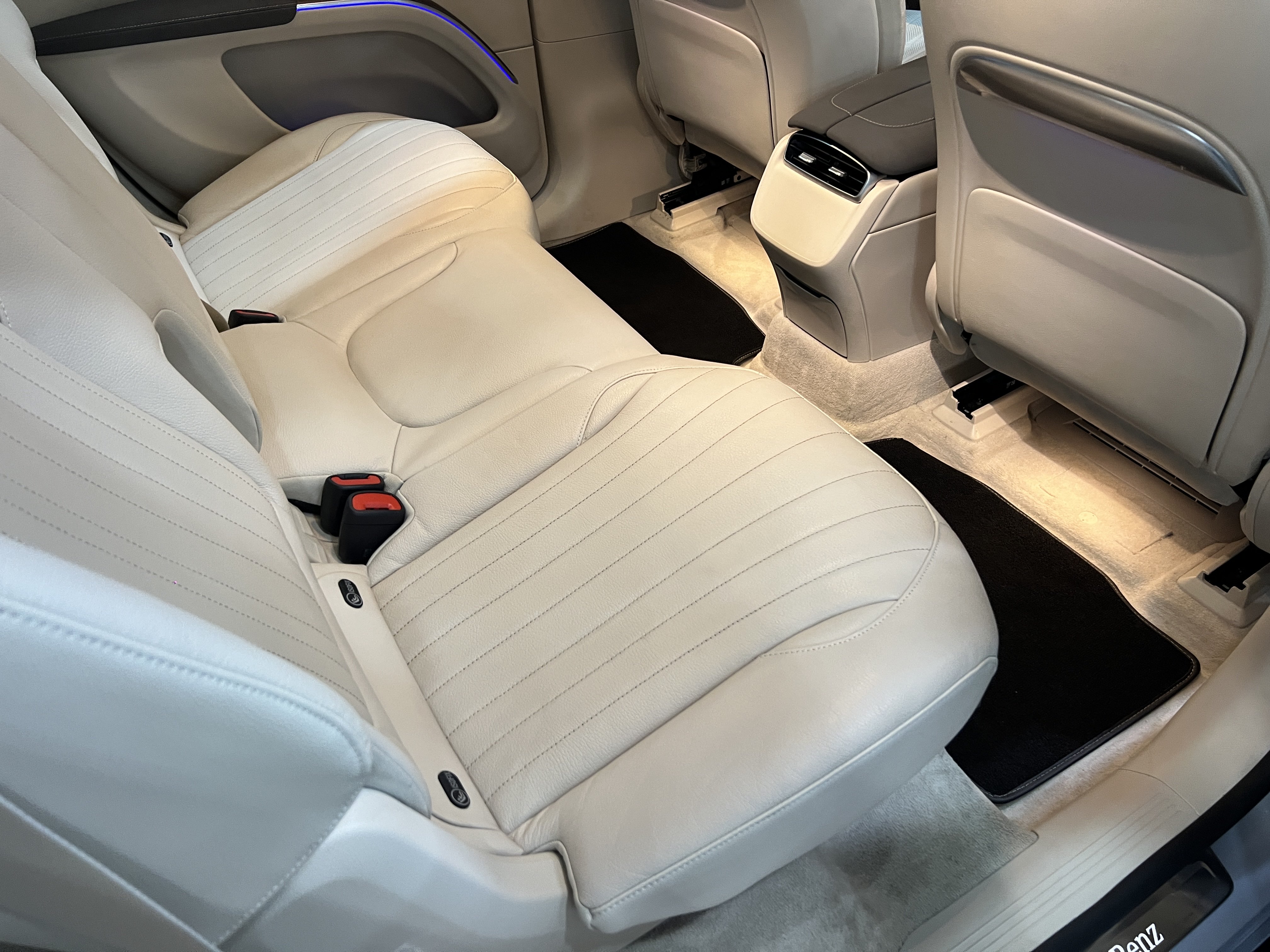 Mercedes-Benz EQS SUV 2023 car image #40