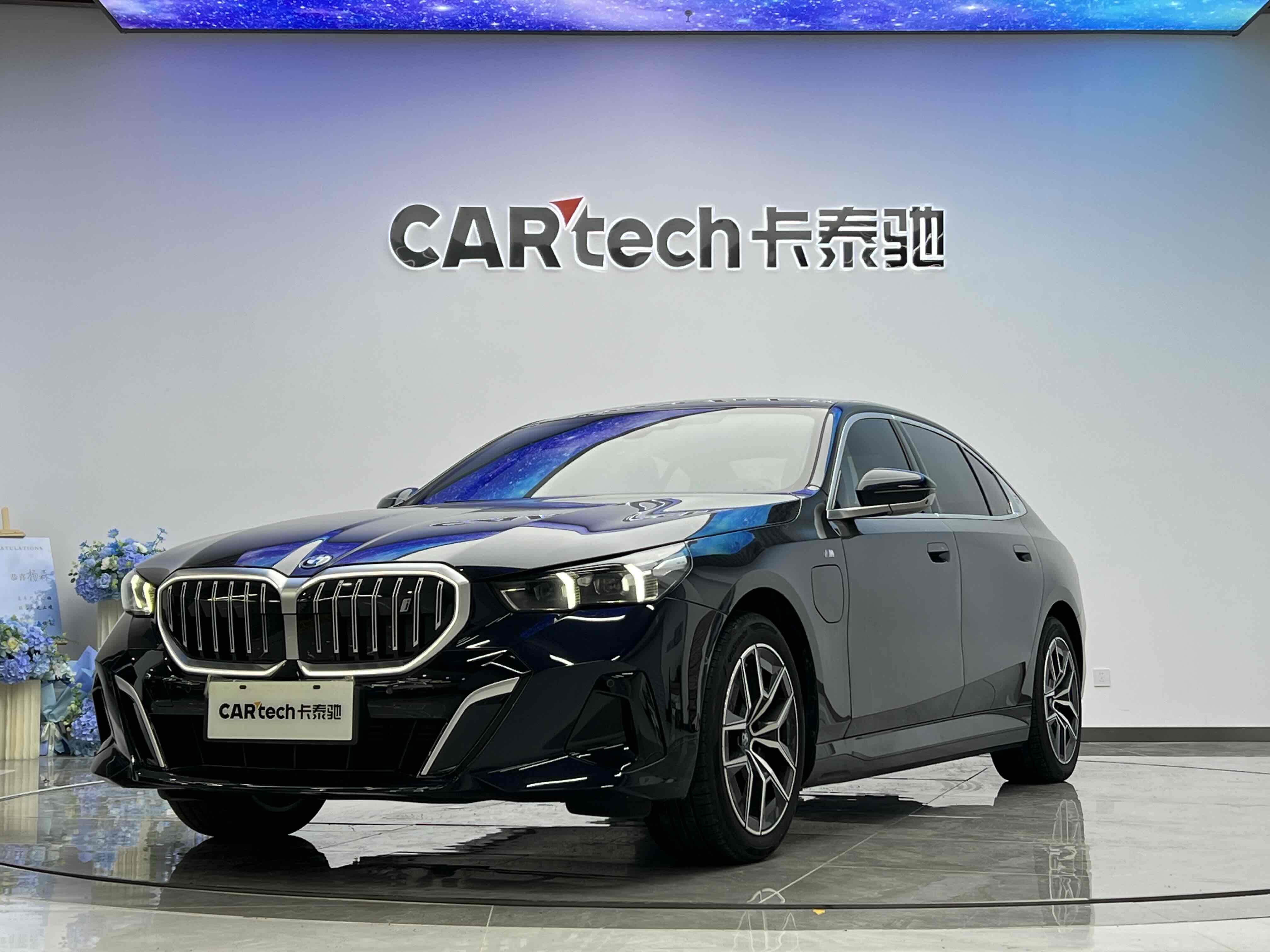 BMW i5 M60 2025 #40 BMW i5 M60 2025 car image #40