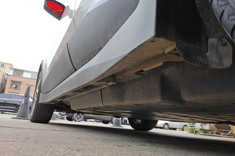 Toyota C-HR EV 2021 immagine di auto #40