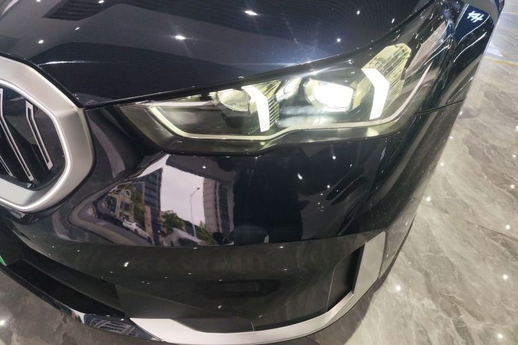 BMW i5 2024 car image #40