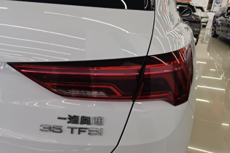 Audi Q3 2021 #8 Audi Q3 2021 car image #8