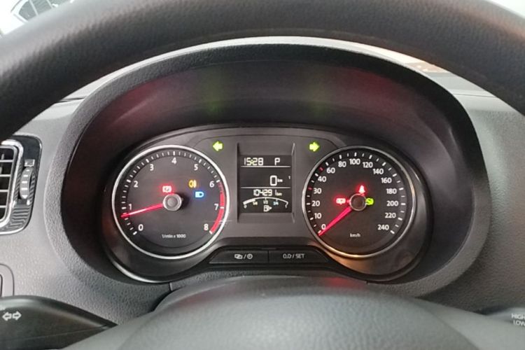 Volkswagen Polo 2014 car image #12
