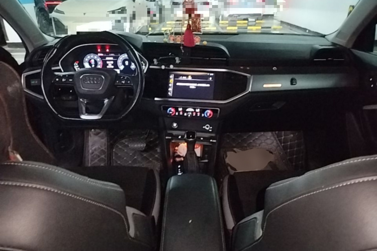 Audi Q3 2021 car image #7