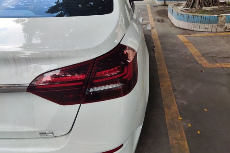 GEELY Emgrand 2021 immagine di auto #8