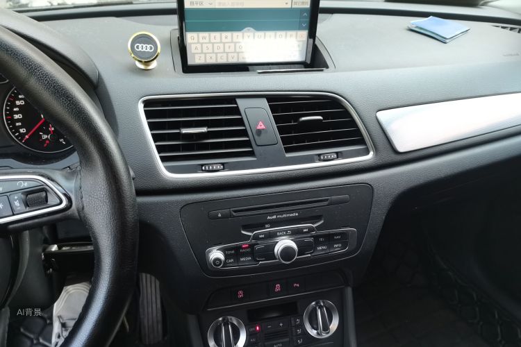 Audi Q3 2016 car image #15
