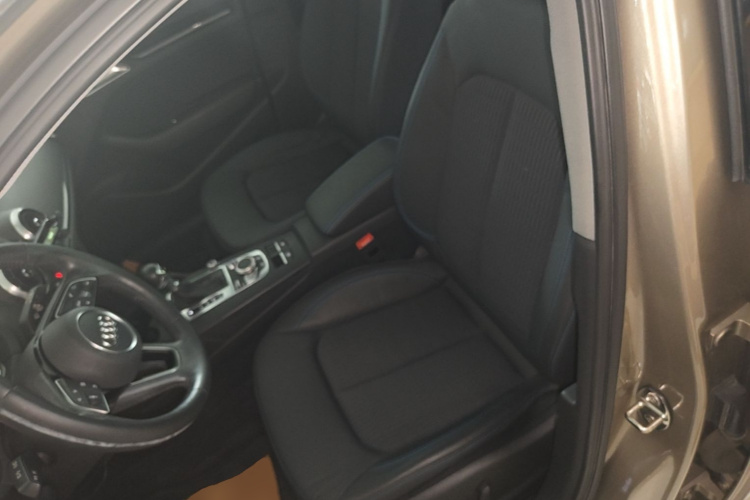 Audi A3 2018 car image #15