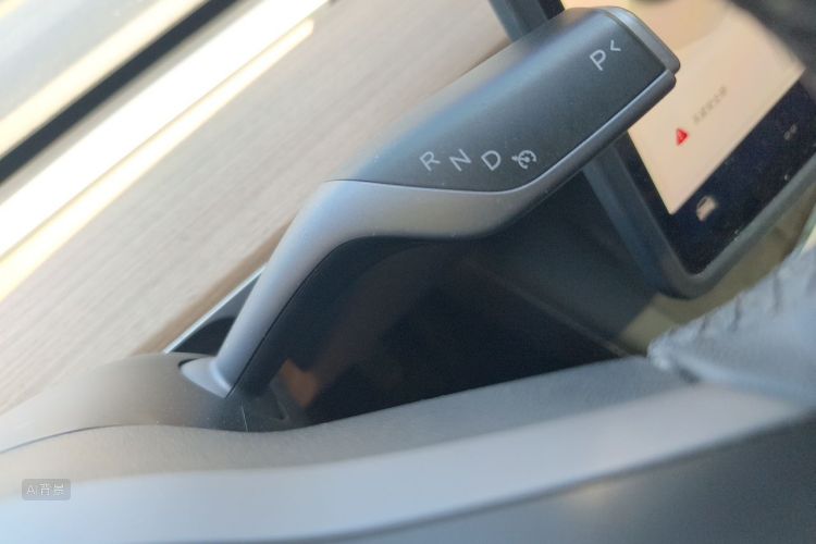Tesla Model 3 2023 #16 Tesla Model 3 2023 صورة سيارة #16