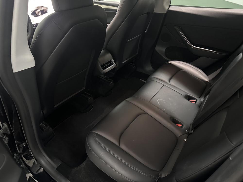 Tesla Model Y 2023 immagine di auto #15