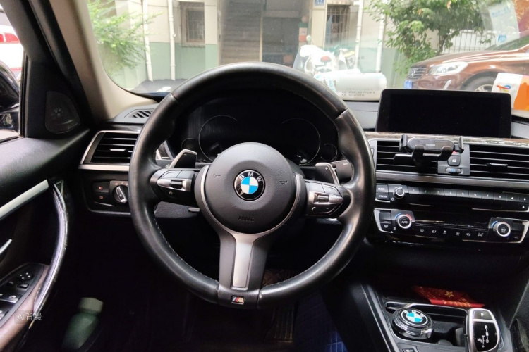 BMW 3 Series 2019 #12 BMW 3 Series 2019 car image #12