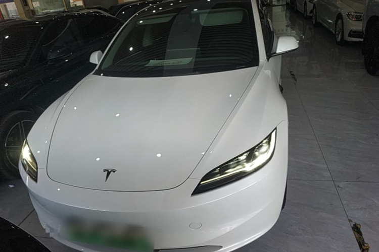 Tesla Model 3 2025 #3 Tesla Model 3 2025 изображение автомобиля #3