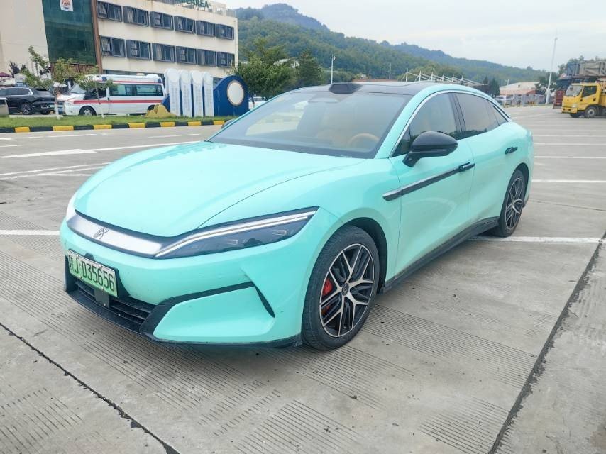 BYD HanL 2025 car image 
