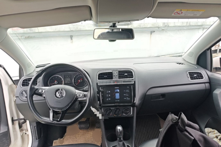 Volkswagen Polo 2018 car image #10