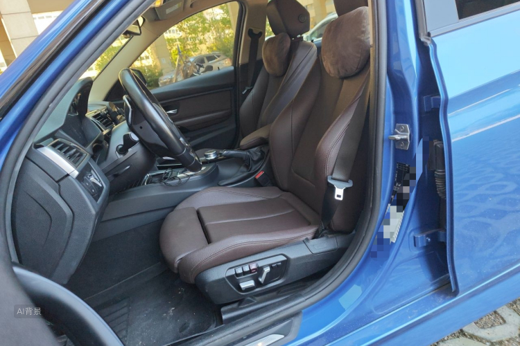 BMW 3 Series 2018 car image #17