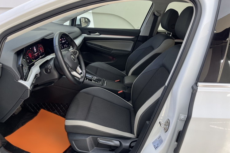 Volkswagen Golf 2022 car image #16