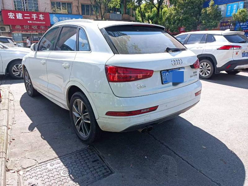 Audi Q3 2019 car image #6