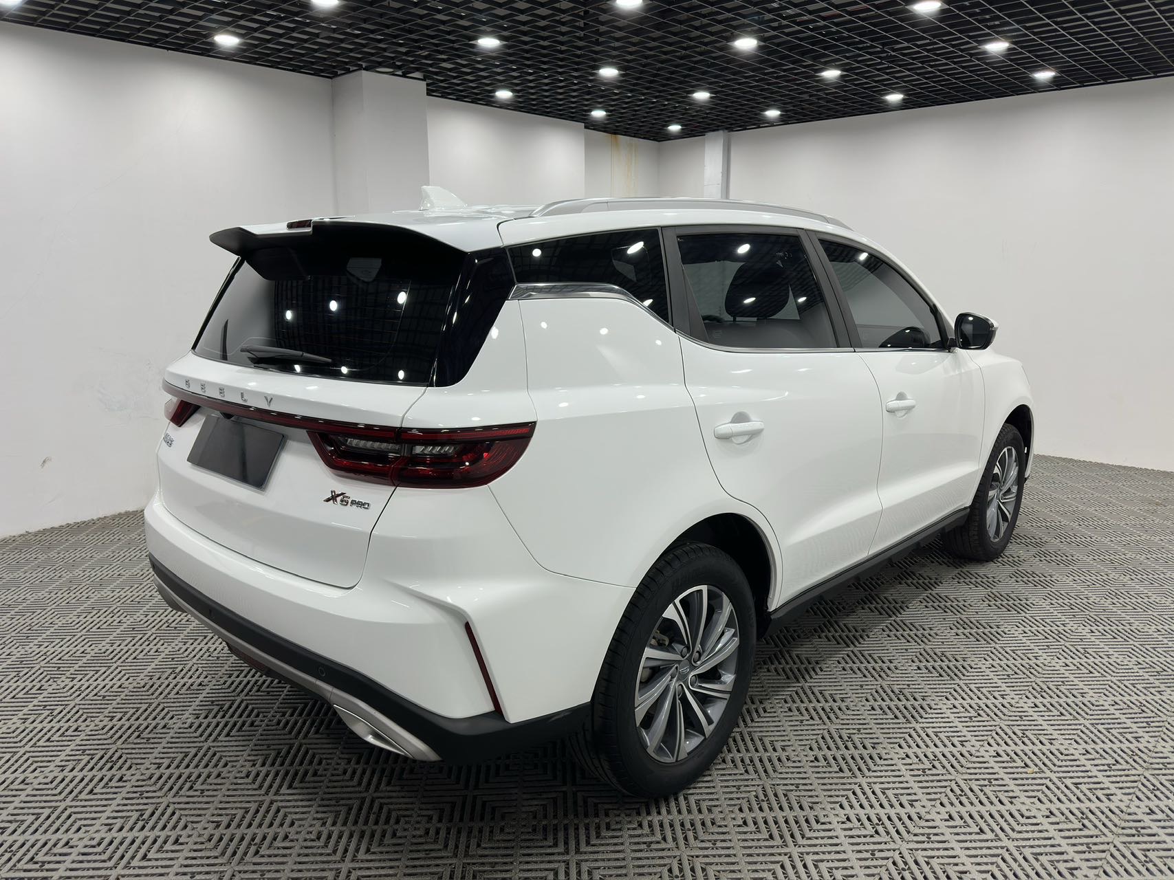 GEELY Vision X6 2023 car image #7