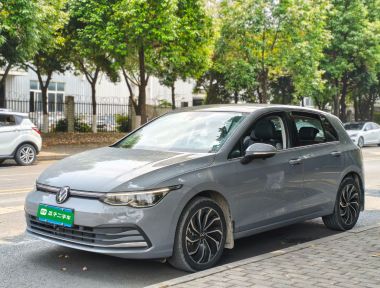 Volkswagen Golf 2023 car image 