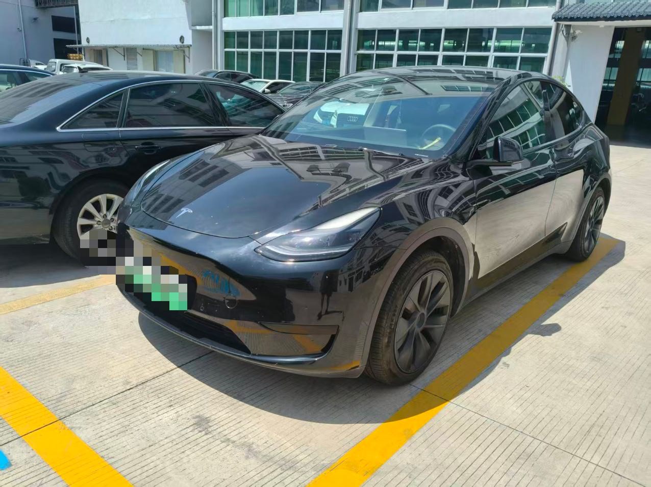 Tesla Model Y 2024 car image 