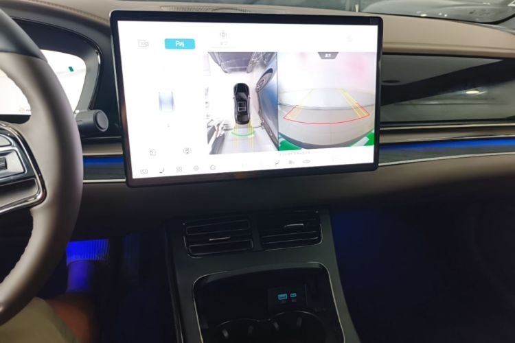 BYD Han 2024 car image #13