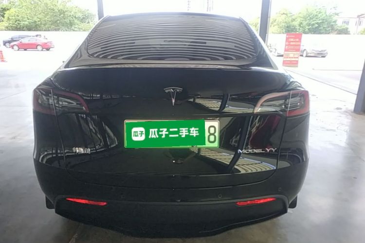 Tesla Model Y 2023 #6 Tesla Model Y 2023 car image #6