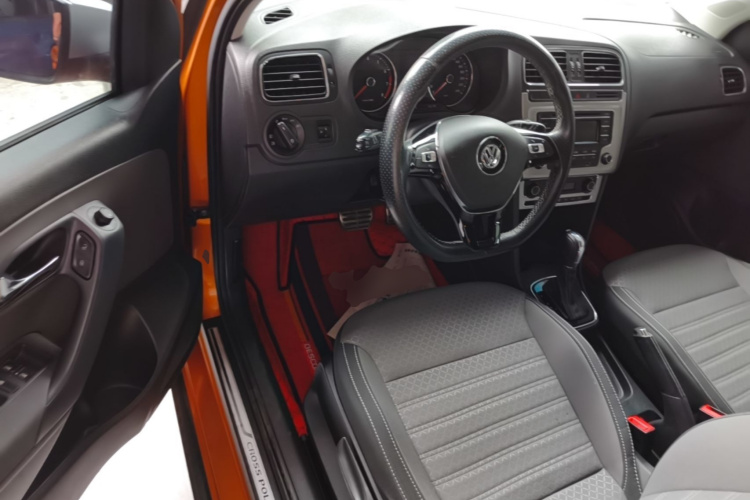 Volkswagen Polo 2015 #16 Volkswagen Polo 2015 car image #16