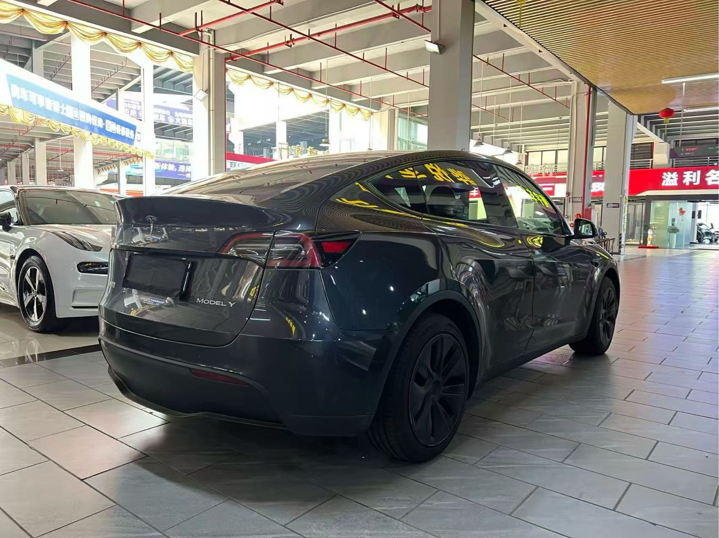 Tesla Model Y 2024 car image #6