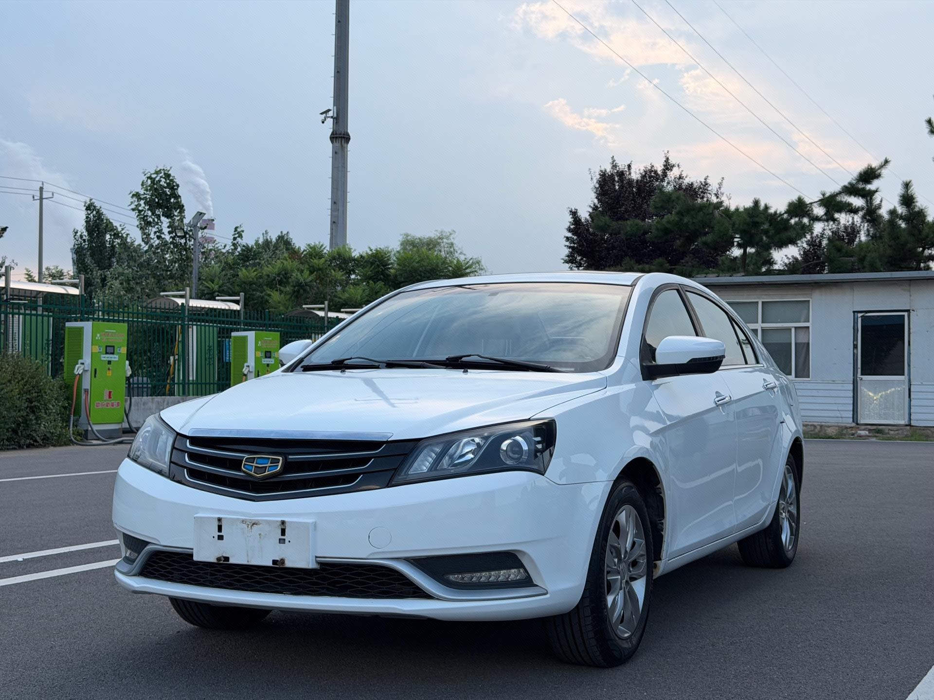 GEELY Emgrand 2016 GEELY Emgrand 2016 car image