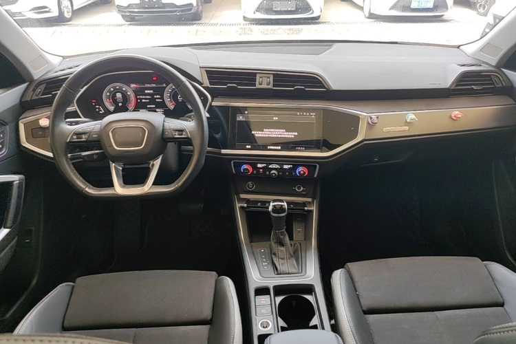 Audi Q3 2022 immagine di auto #10