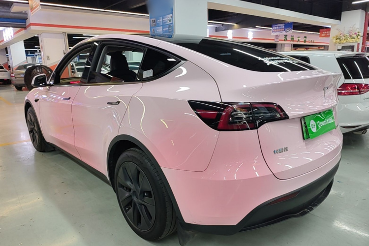 Tesla Model Y 2024 #5 Tesla Model Y 2024 car image #5