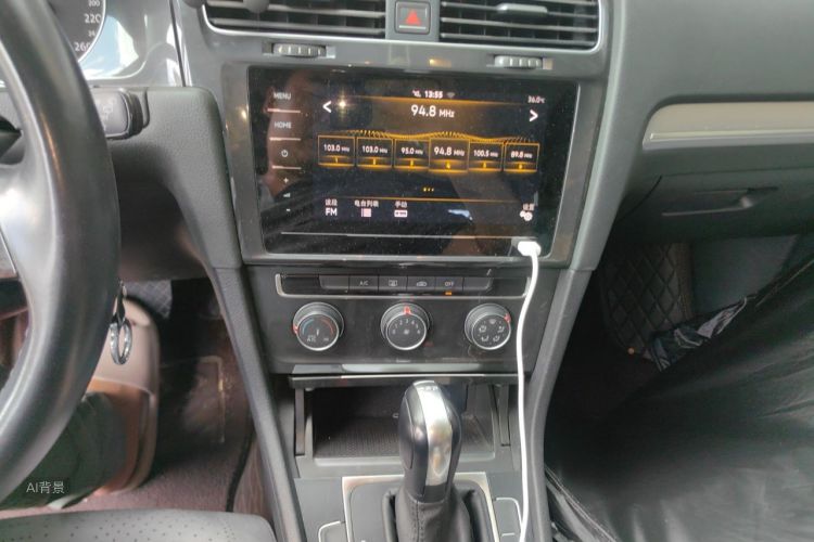 Volkswagen Golf 2020 car image #15