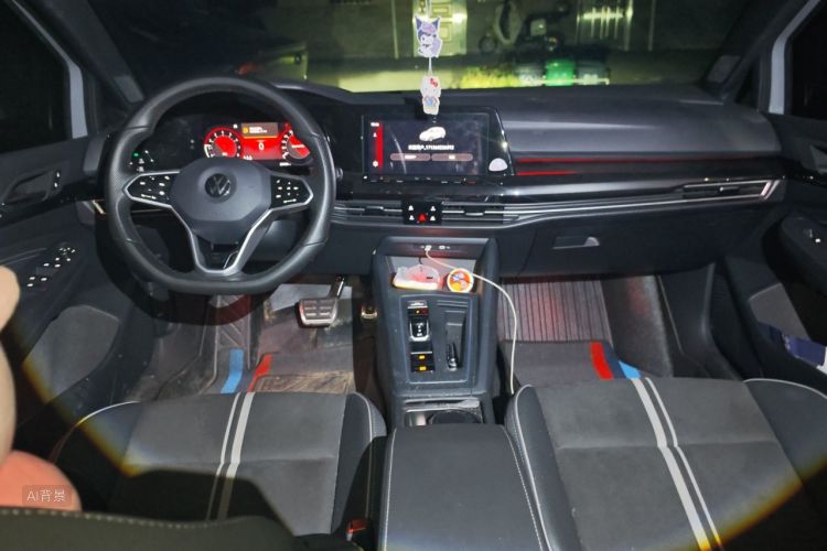 Volkswagen Golf 2024 car image #11