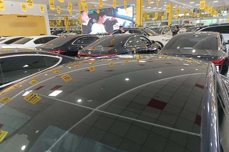 Tesla Model 3 2023 car image #25