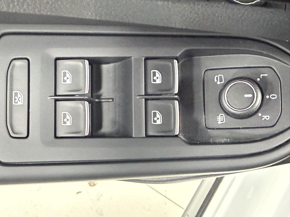 Volkswagen Golf 2021 car image #19