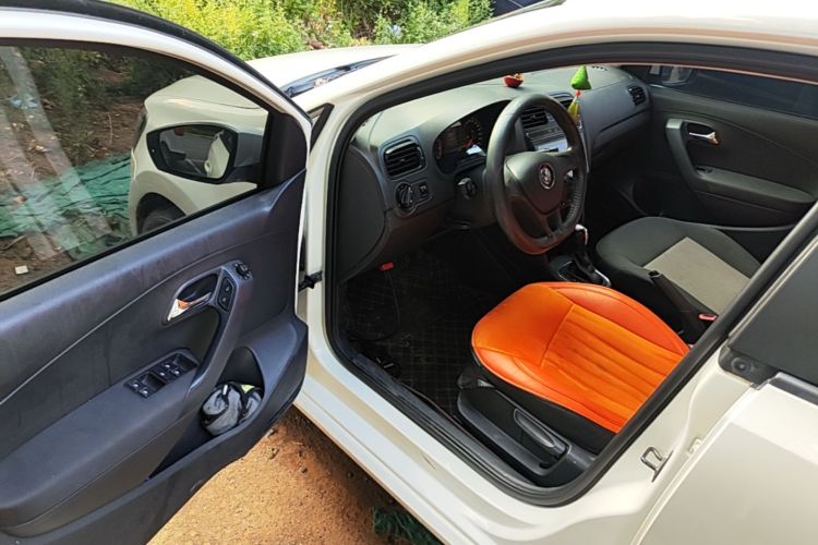 Volkswagen Polo 2018 car image #16