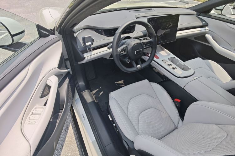 MI SU7 2024 car image #15