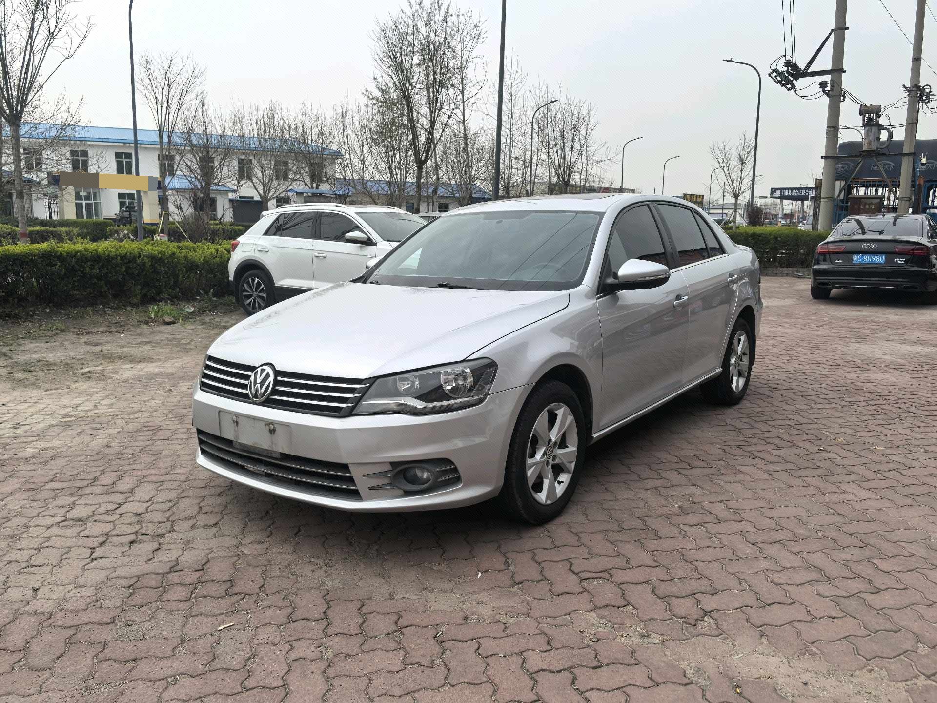 Volkswagen Bora 2013 car image 