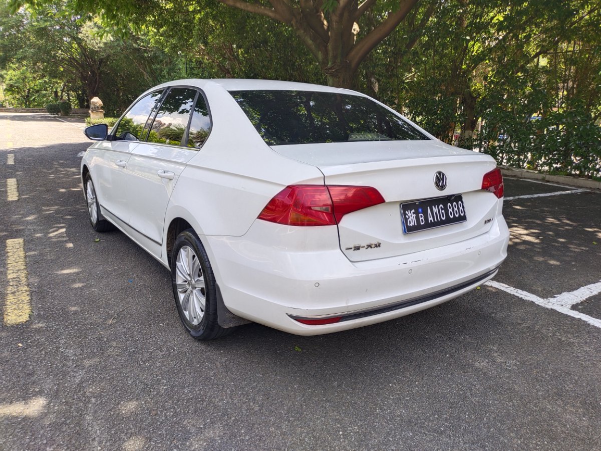 Volkswagen Bora 2016 car image #9