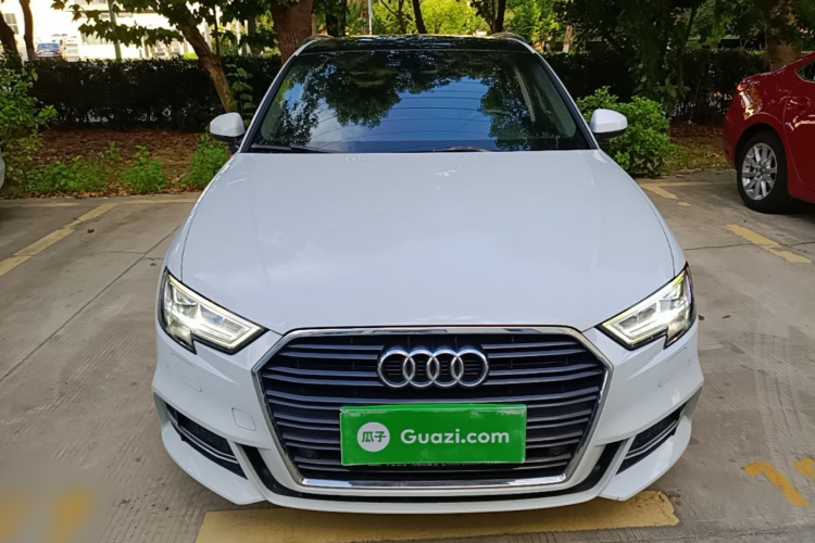 Audi A3 2018 immagine di auto #3