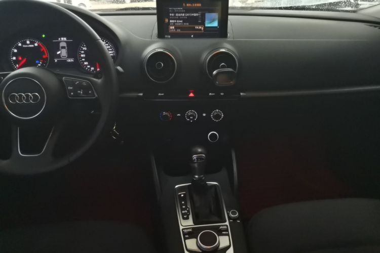 Audi A3 2018 car image #13