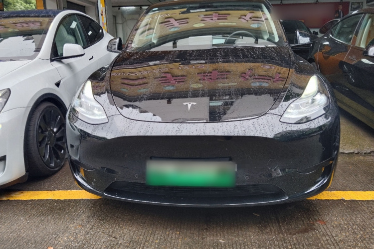Tesla Model Y 2023 #3 Tesla Model Y 2023 car image #3