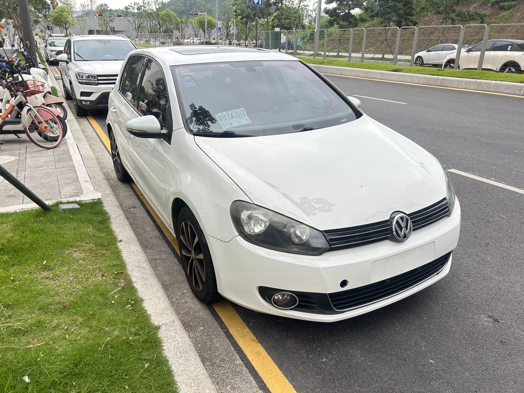 Volkswagen Golf 2012 car image #3