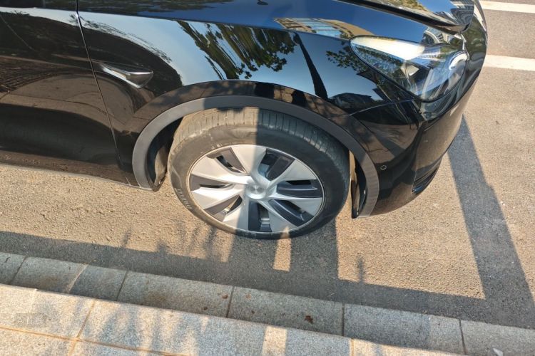 Tesla Model Y 2023 imagem de carro #9