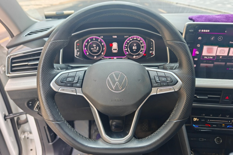 Volkswagen Tiguan L 2024 image de voiture #11