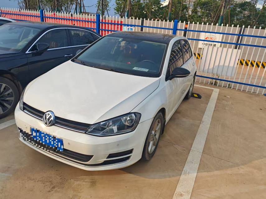 Volkswagen Golf 2017 Volkswagen Golf 2017 car image