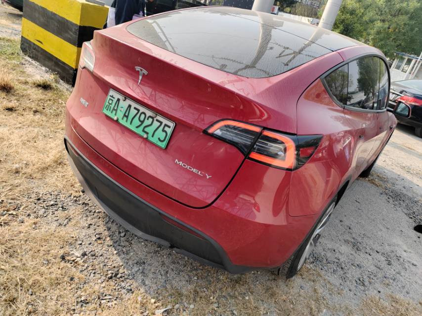 Tesla Model Y 2021 صورة سيارة #6